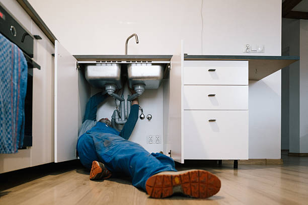 Professional Emergency Plumber technician working in Welcome, NC